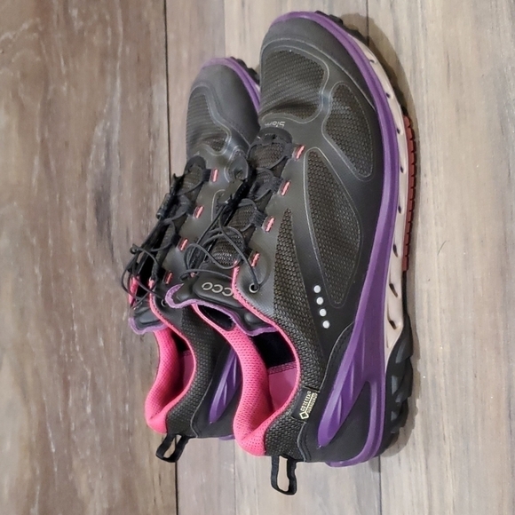 Ecco Women Biom Gore Tex Comfort Surround Sneakers sz 40 US 9.5 - Picture 2 of 13